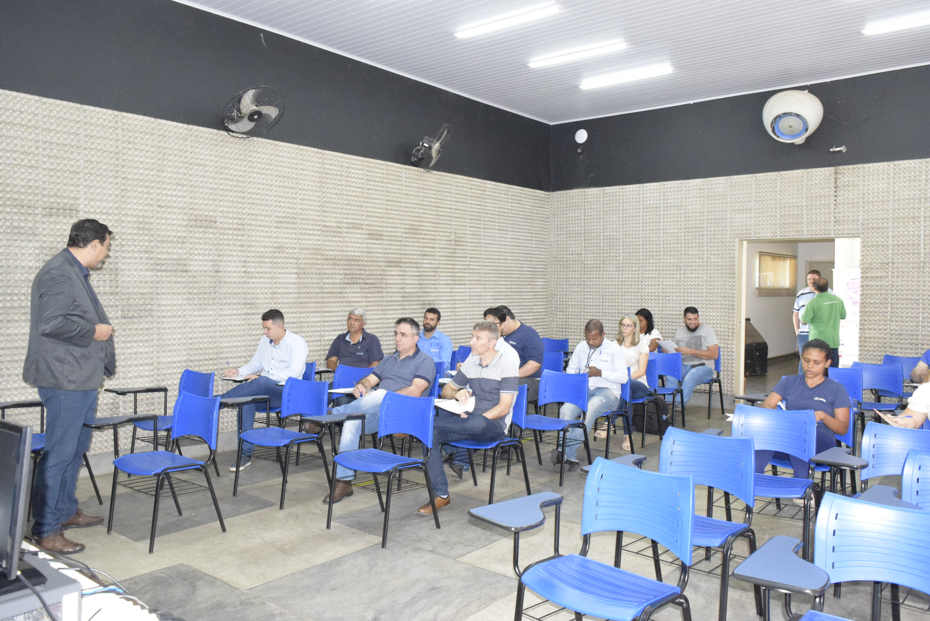 Escola do Legislativo capacita servidores municipais